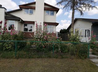 22 S Whitman Close NE, Calgary, AB T1Y4H4