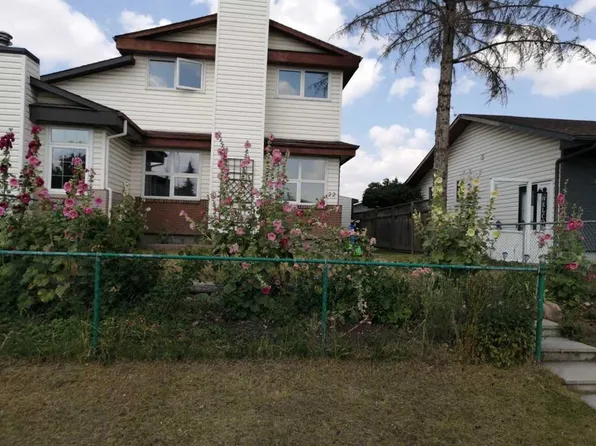 22 S Whitman Close NE, Calgary, AB T1Y 4H4