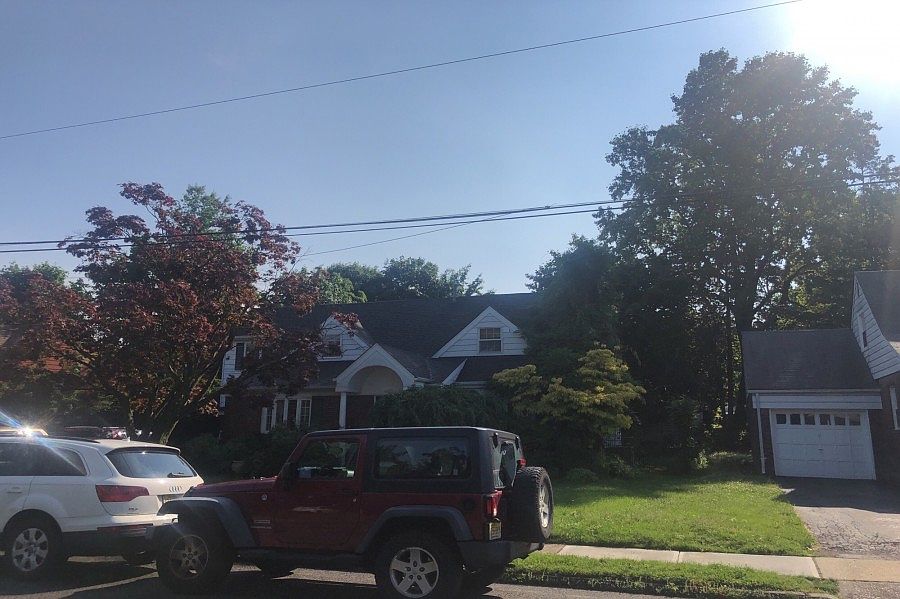 2nd image of 4-15 Kenneth Ave