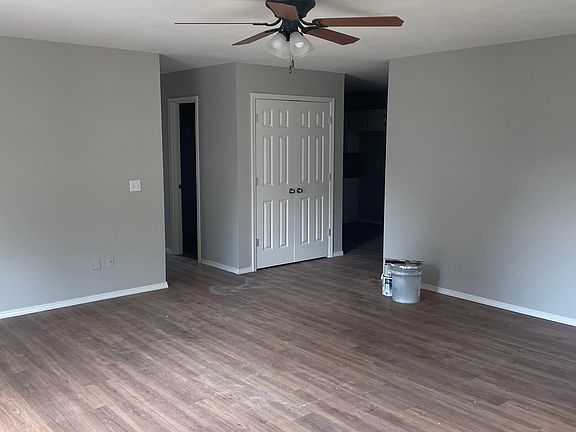 3rd image of 218 Longwith St #218