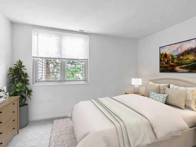 Summit Pointe Apartment Homes — Photo 4