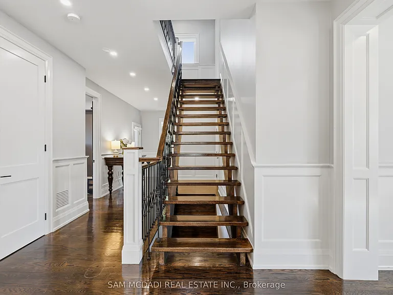 962 Fredonia Dr #UPPER — Photo 22