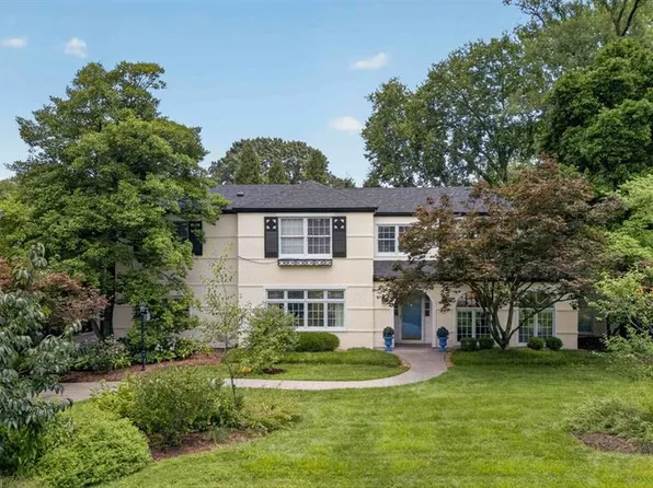 8 Granada Way, Saint Louis, MO 63124