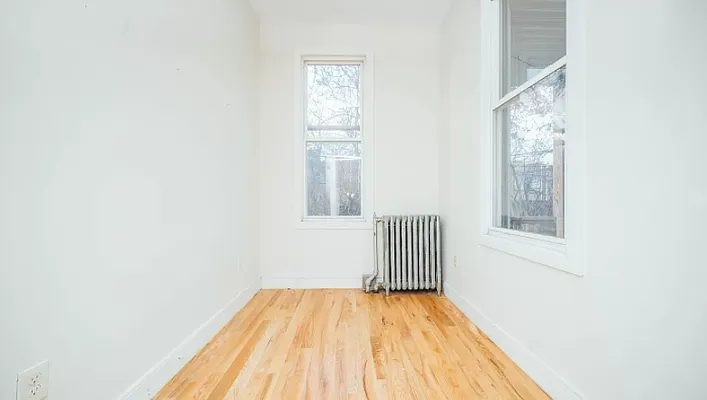 Rented by Greenrock Management | media 20