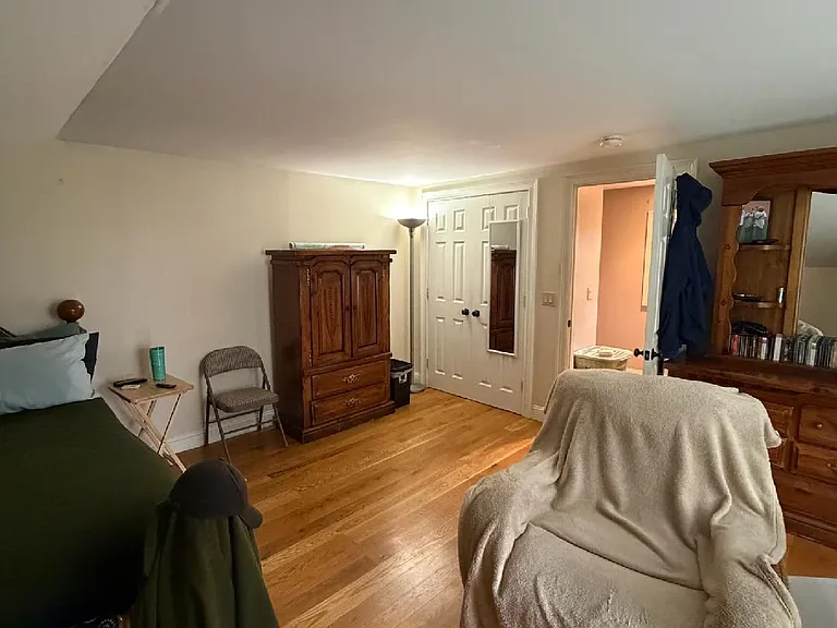 2nd floor bedroom