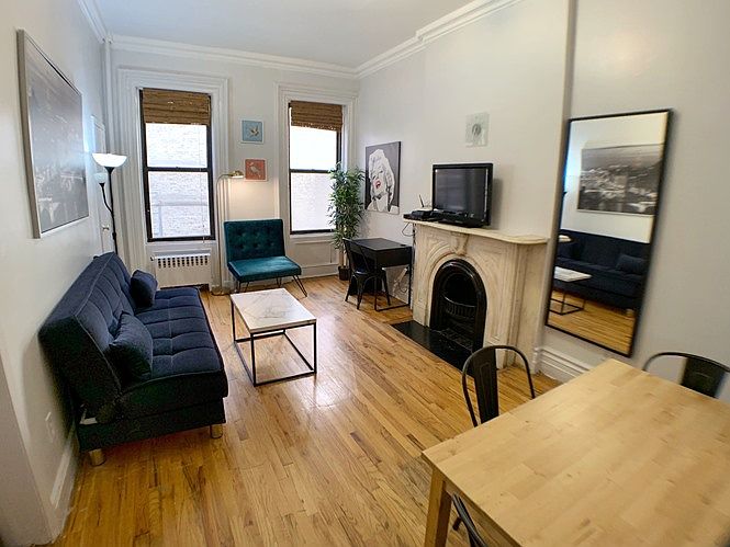 2nd image of 320 Lex Ave #3D