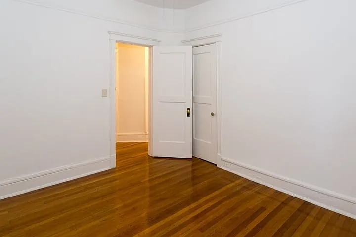 1358 E. 58th Street — Photo 14