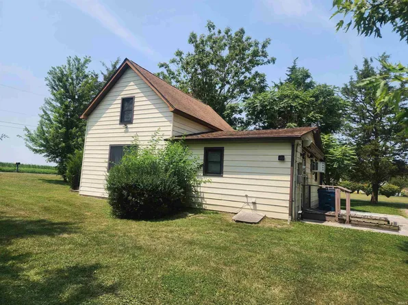 595 Winchester Rd, Geneva, IN 46740
