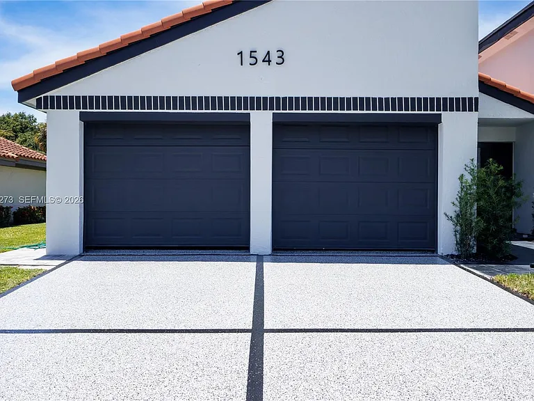 1543 SW 1st Ave — Photo 45