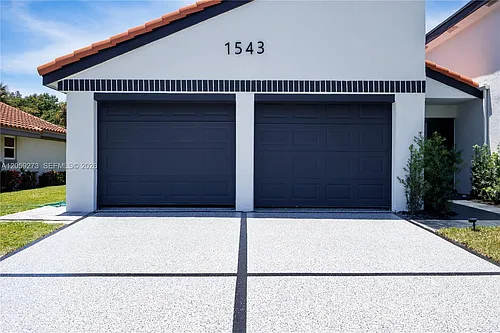 1543 SW 1st Ave Photo 1