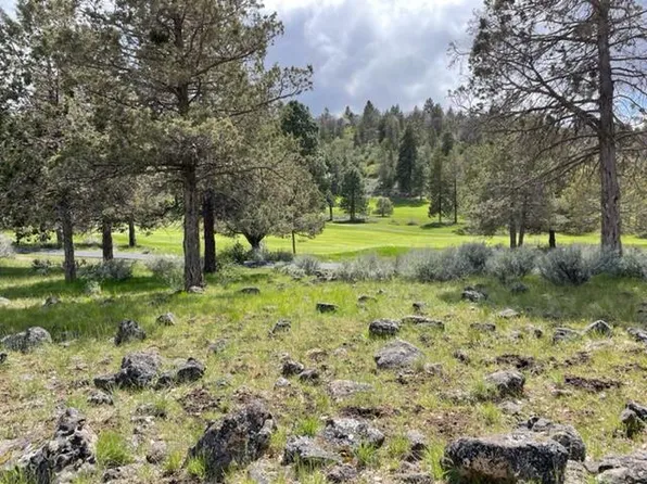 758 Kestrel Rd, Klamath Falls, OR 97601