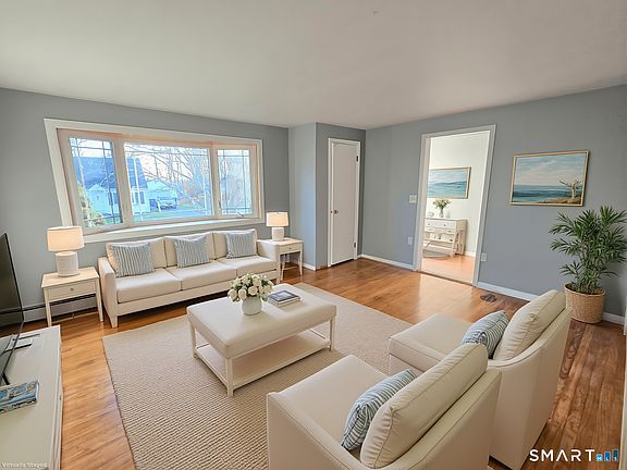5th image of 207 Arnold Dr
