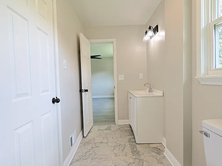 1295 Morrow Rd — Photo 16