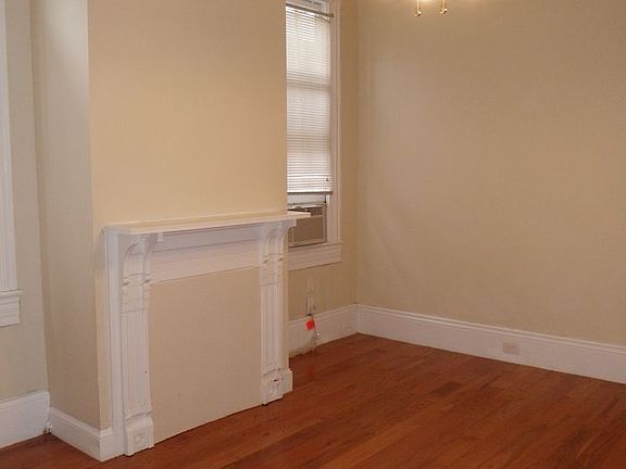 3rd image of 121 S Gayoso St APT C