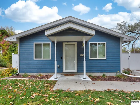 2531 Van Buren St, Bellevue, NE 68005