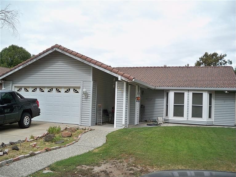 2nd image of 485 Amber Ct