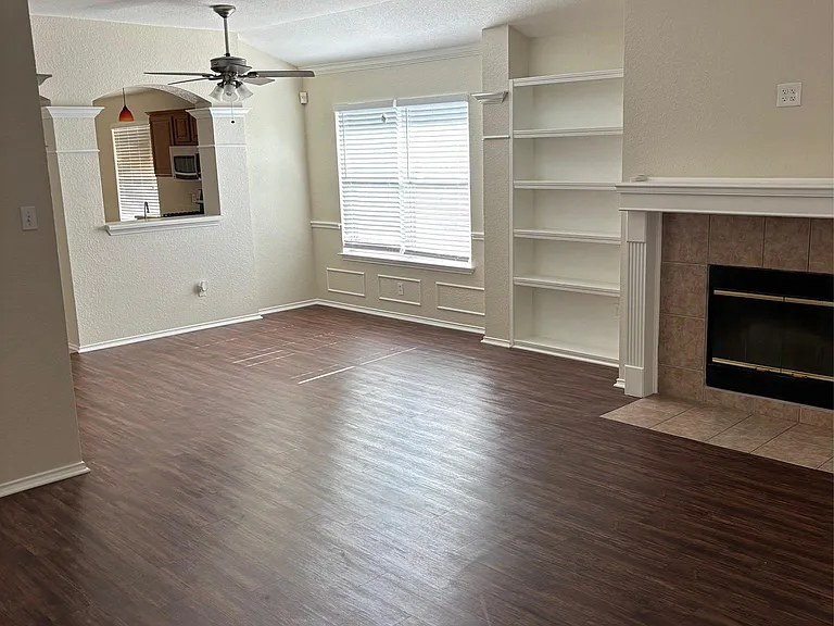 1403 Haley Gray Dr — Photo 5
