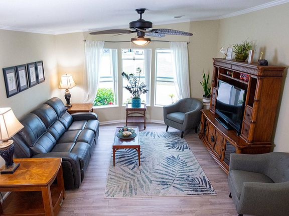 3rd image of 825 Tall Oak Rd