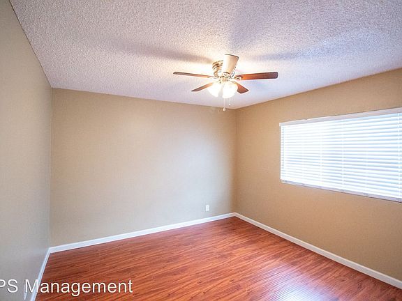 4th image of 517 Venice Way APT H