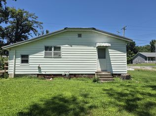1117 Garfield St, Eldorado, IL 62930