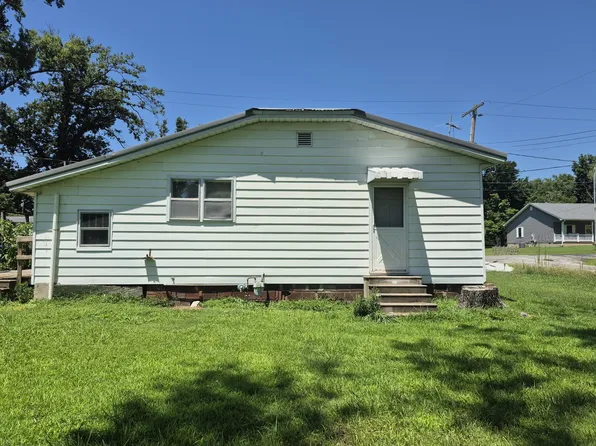 1117 Garfield St, Eldorado, IL 62930