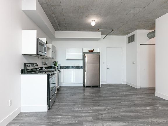 4th image of 690 SW 1st Ct #18