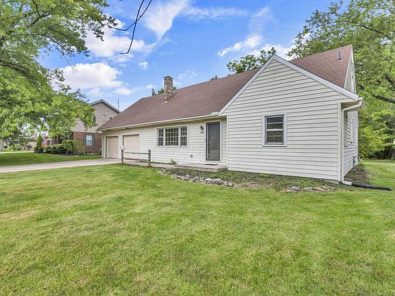 3rd image of 784 Harding Rd
