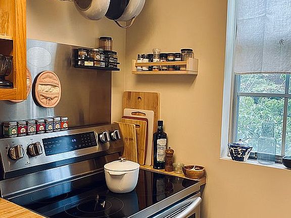 4th image of 1761 N Troy St #9439