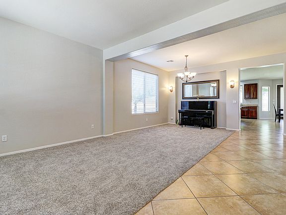 4th image of 15884 W Sierra St