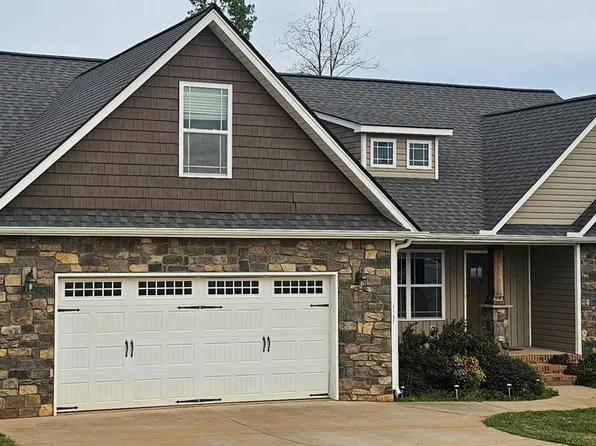 1581 Ballenger Rd, Wellford, SC 29385