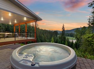 482 Shamrock Ln, Sandpoint, ID 83864