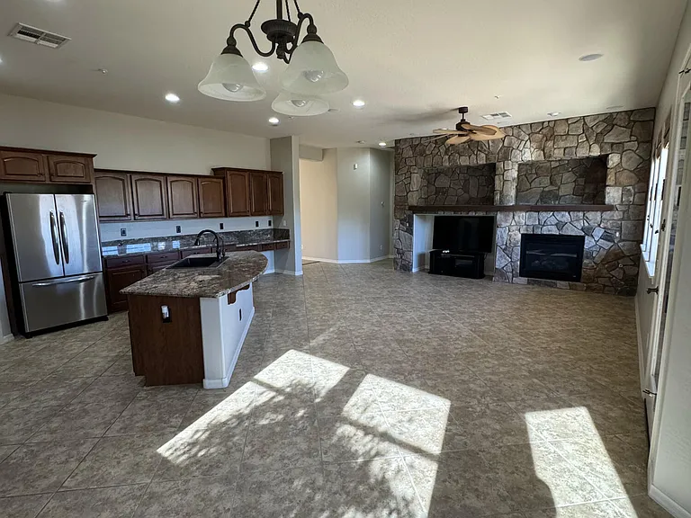 18391 W Verdin Rd — Photo 10
