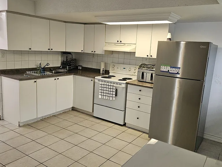 43 Blossom Ave W — Photo 1