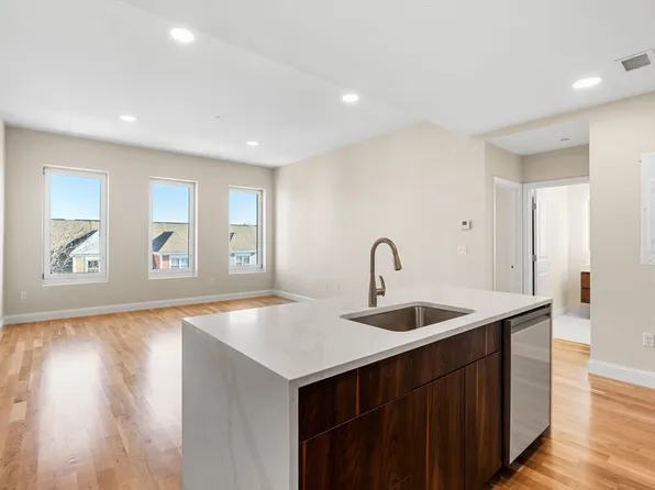 16 Taber St #304, Roxbury, MA 02119