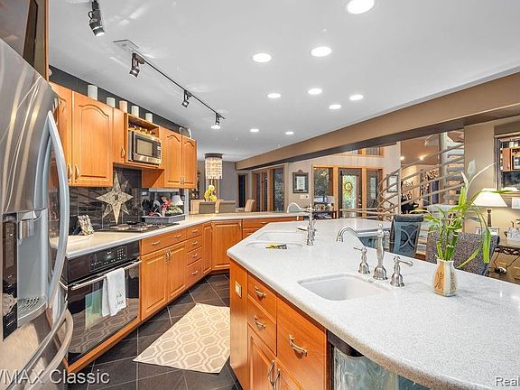 5th image of 2929 Tamwood Ct
