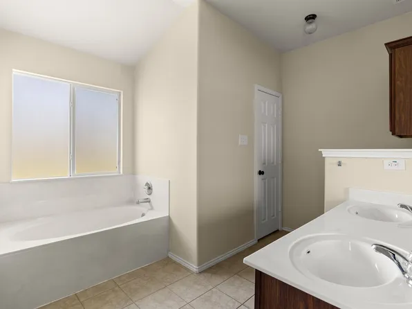 6533 Crystal Ct, Woodway, TX 76712