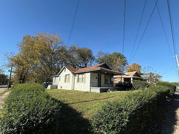 3rd image of 425 Carpenter St