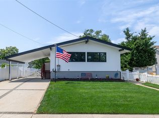 2690 Corner Ln, Bellmore, NY 11710