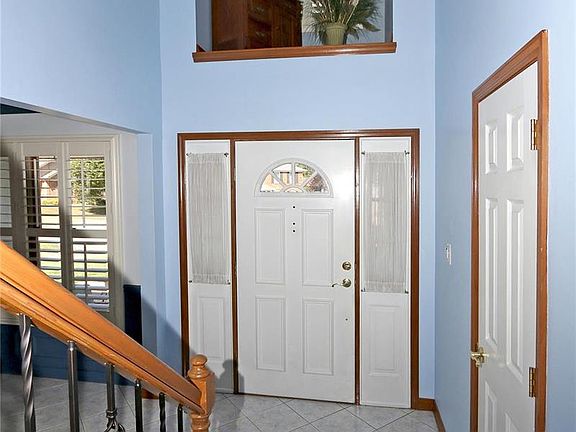 3rd image of 4592 Braungate Dr