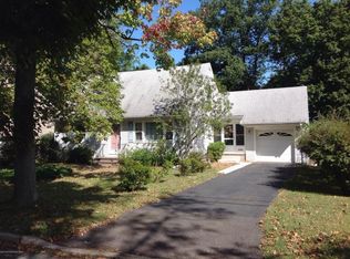 21 Edgewater Dr, Matawan, NJ 07747