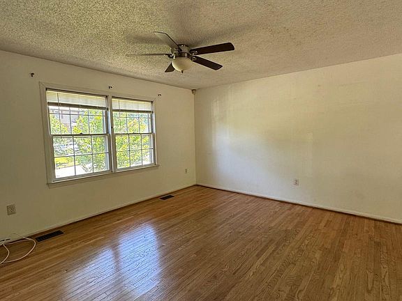 5th image of 16026 Laconia Cir