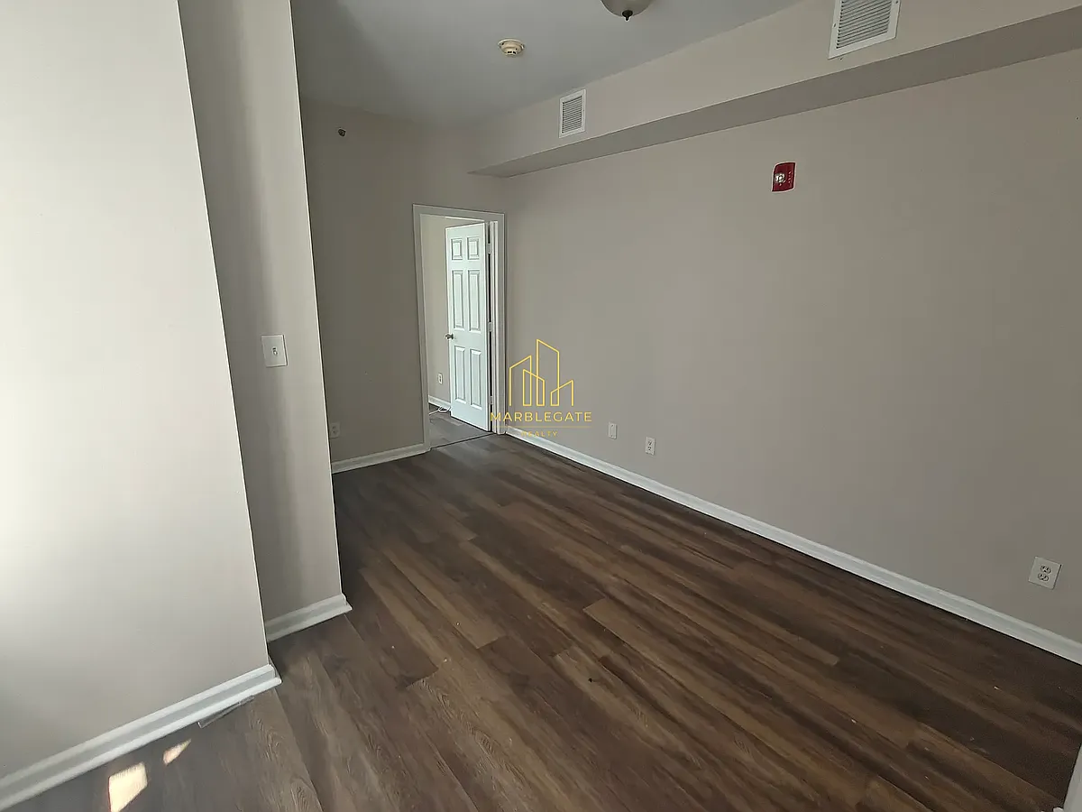 Building Photo - 294 S 7th St #2AZ