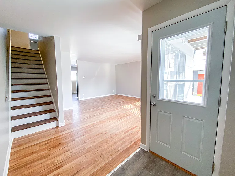 1101 Catalpa Cir — Photo 16
