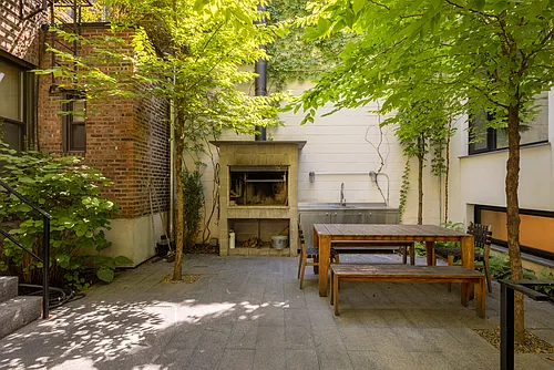 32 Frost St #GUESTHOUSE Photo 1