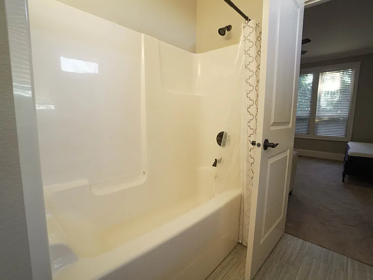 9706 SE Hillcrest Rd — Photo 44