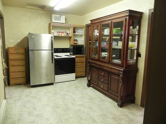 3rd image of 40 NE Camano Dr