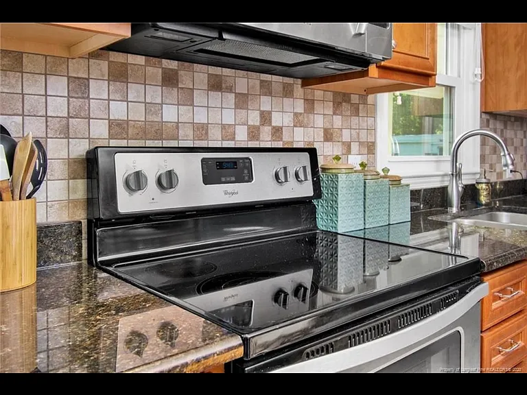 1021 Belmont Ave — Photo 20