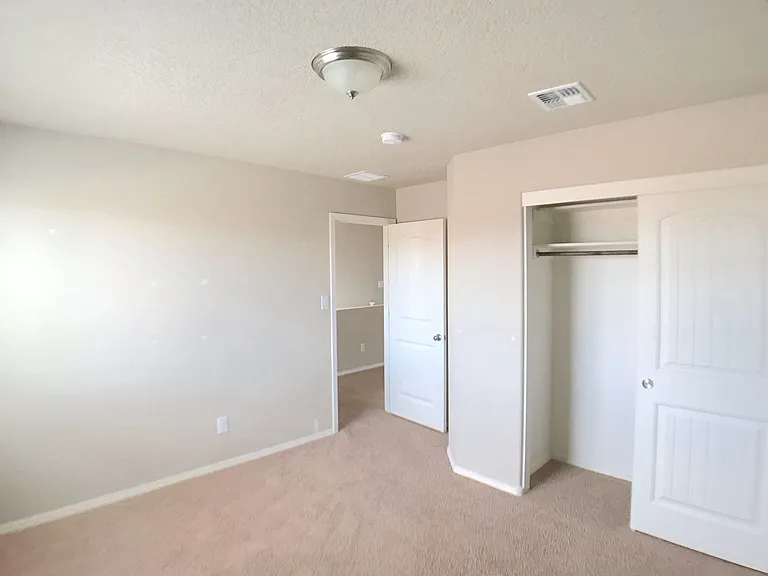 3916 Dynamite Rd NE — Photo 7