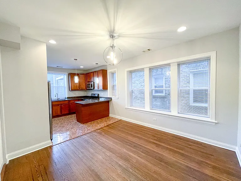 7209 N Damen Ave #2 — Photo 12