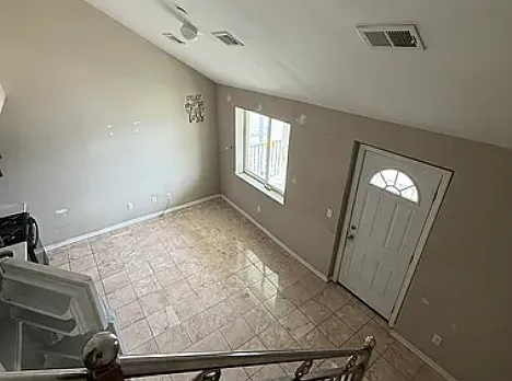 2 bed, 850 sqft, $2,350 — Photo 1